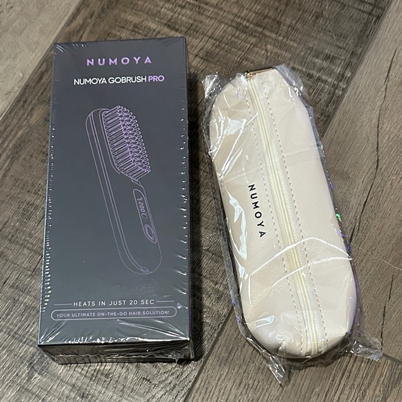 Numoya Other - Numoya GoBrush Pro with Cream Case